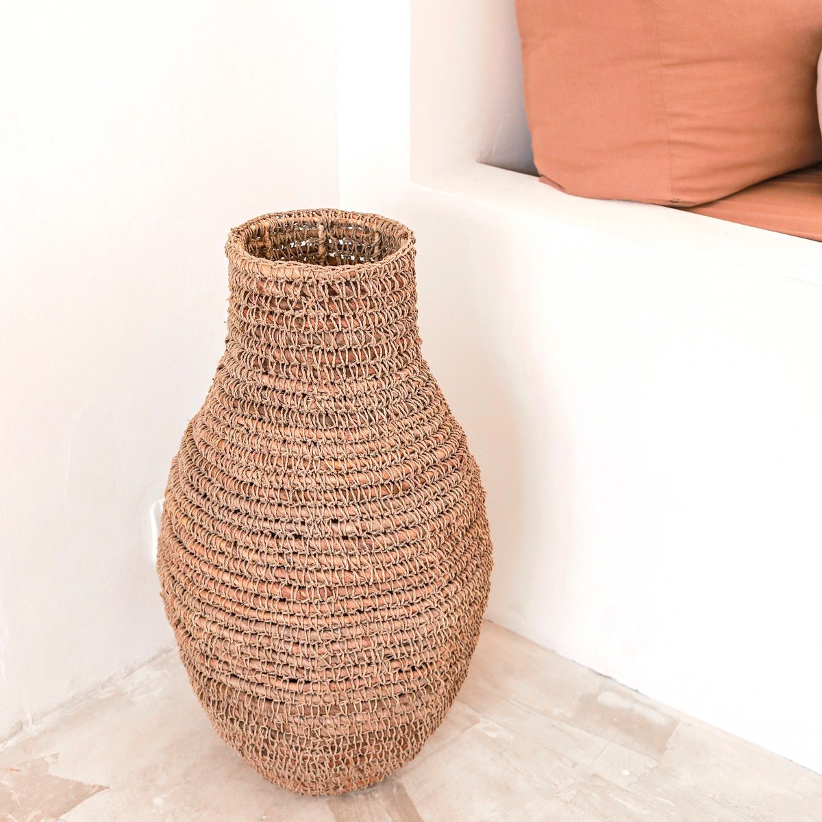 Woven Boho Vase SAKRA made from Banana Fibre and Raffia