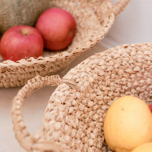 Geweven raffia schaal | Fruitschaal gemaakt van lichte natuurlijke vezels | Broodmand RAGA (2 maten)