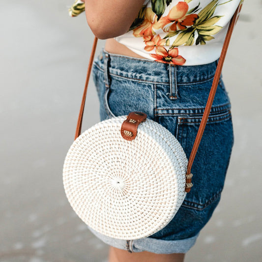 Round Rattan Bag White Handmade Crossbody Bag with Synthetic Leather Straps Shoulder Bag Boho Bali Bag SENJA (white)