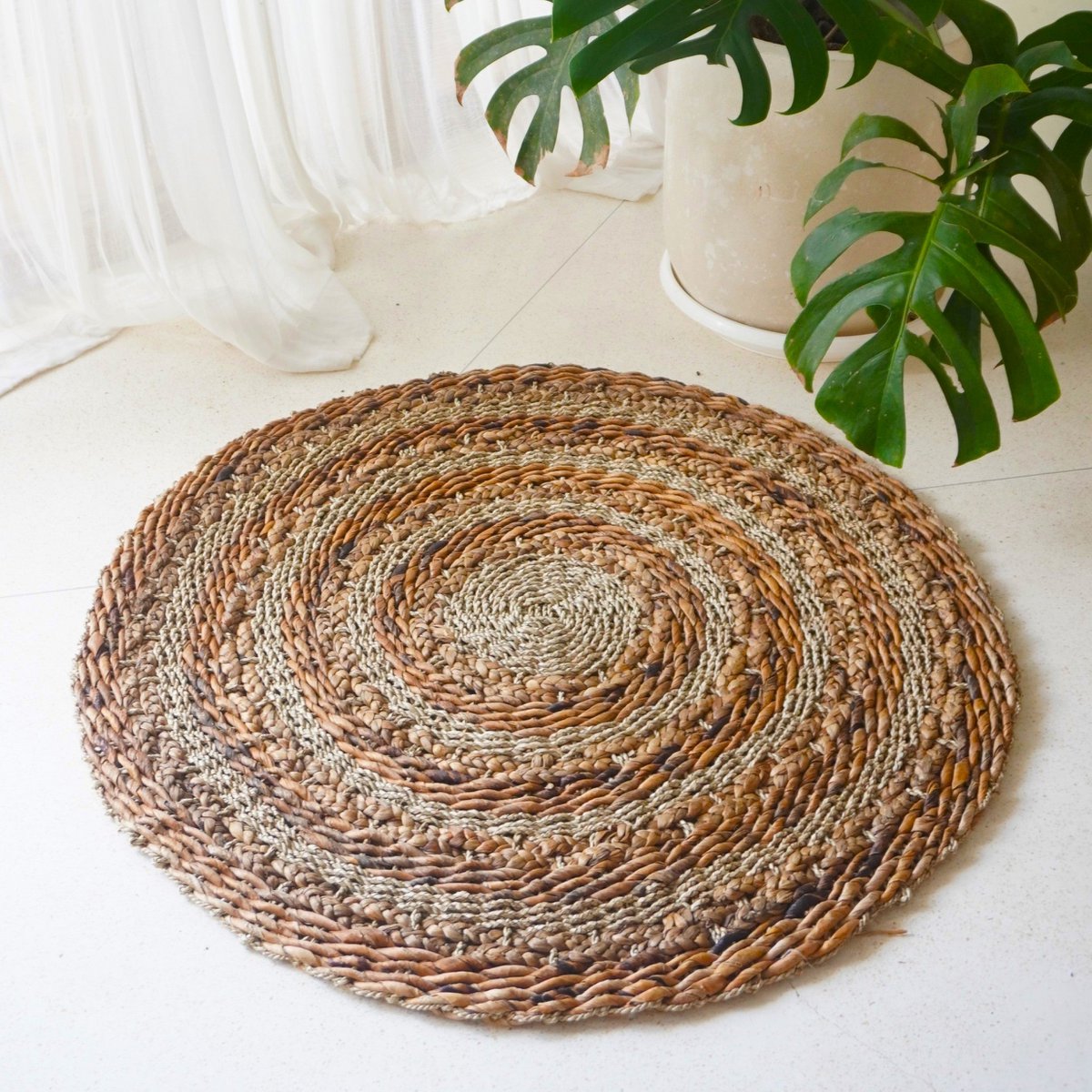 Rug 100/120 cm with Stripes Round Plant Fibre Rug made from Banana Fibre, Seagrass & Water Hyacinth Brown Beige Carpet POHON (2 sizes)