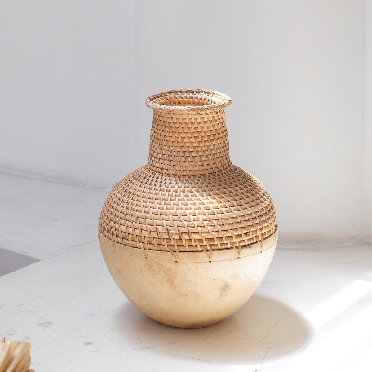 Woven Boho Vase KAMARI made from Rattan and Wood