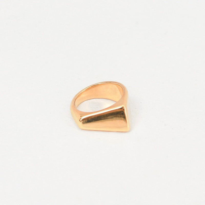 Minimalistische ring 18k verguld - gouden ring 925 zilver verguld - driehoekige statement ring - JIMBARAN