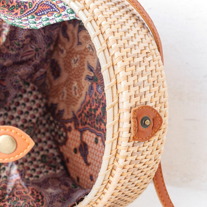 Ronde rotan tas beige handgemaakte crossbody tas met synthetische leren banden schoudertas boho Bali tas SENJA (natuurlijk)