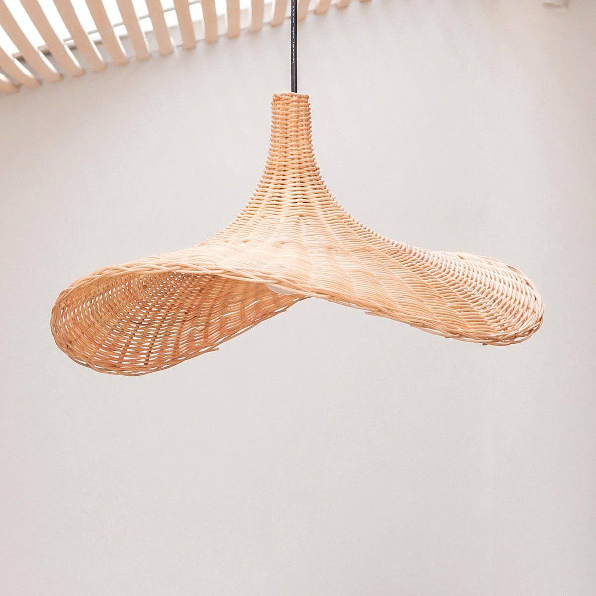 Rottinglampa | Naturlig lampskärm SAYAN Trattformad pendellampa gjord av naturliga fibrer (2 storlekar)
