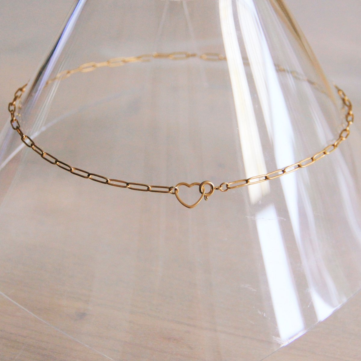 FW281: Stainless steel D-chain necklace with open heart closure